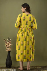 Rayon printed maternity gown with feeding zip, three-quarter sleeves, Indian origin